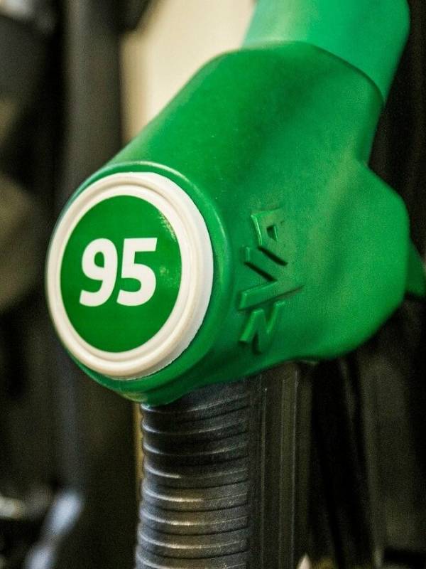 Бензин АИ 95 | Поставка нефтепродуктов и нефтехимии оптом БН-Брокер